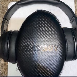 Playboy Icon wireless headphones
